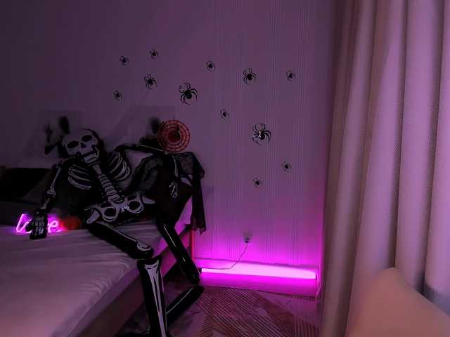 Milenafiery live cam on BongaCams