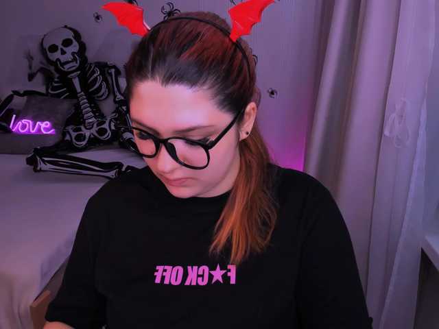 Milenafiery live cam on BongaCams