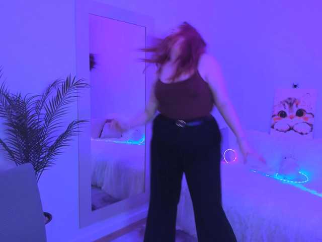 Milenafiery live cam on BongaCams