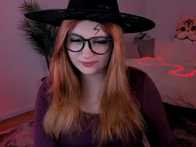 Milenafiery live cam on BongaCams