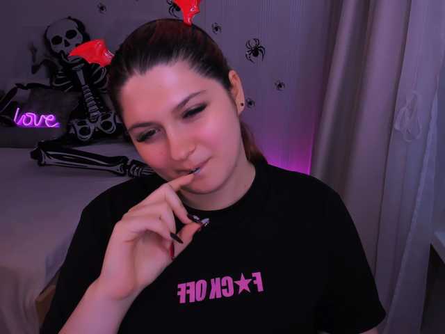 Milenafiery live cam on BongaCams