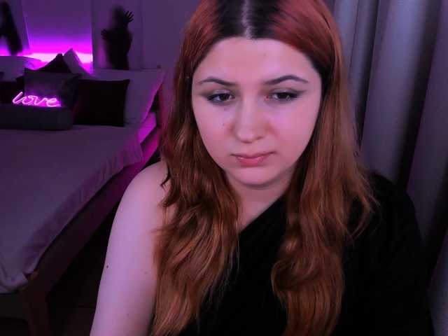 Milenafiery, en directo ahora en BongaCams
