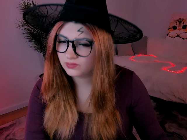 Milenafiery live cam on BongaCams