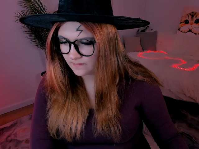 Milenafiery live cam on BongaCams