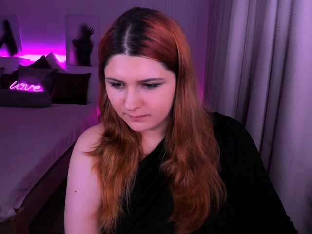 Milenafiery, en directo ahora en BongaCams