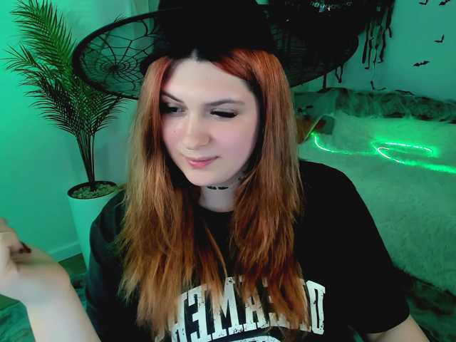 Milenafiery live cam on BongaCams