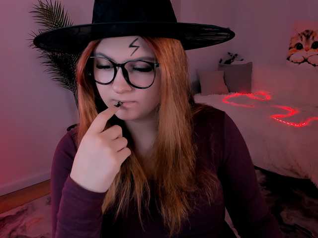 Milenafiery live cam on BongaCams