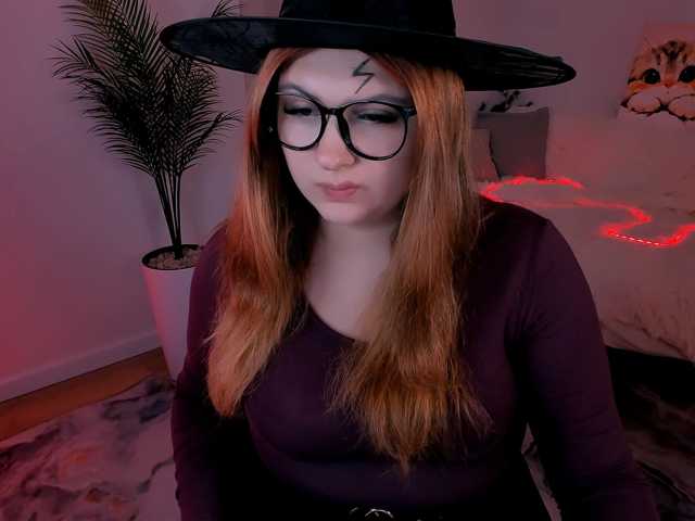 Milenafiery live cam on BongaCams