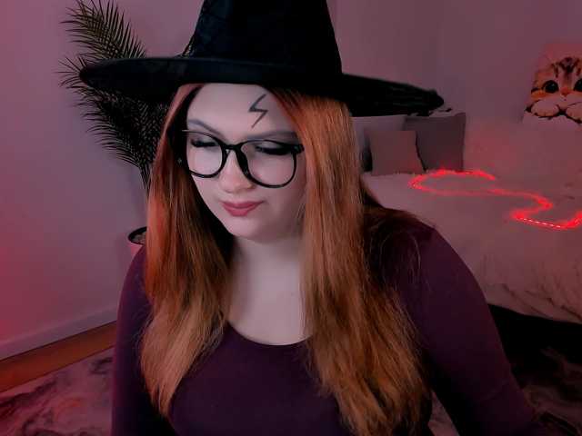 Milenafiery live cam on BongaCams