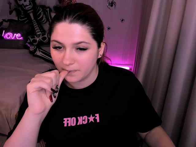 Milenafiery webcam