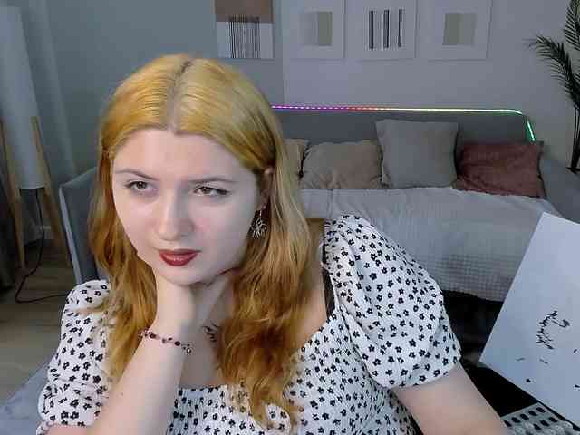 Milenafiery webcam