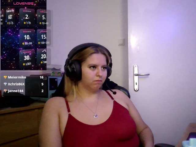 Mia-Lou05 live cam preview
