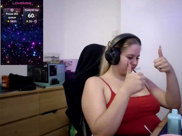 Mia-Lou05 live cam preview