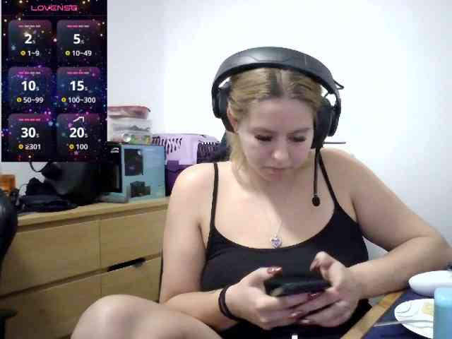 Mia-Lou05 webcam