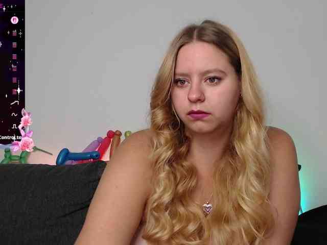 Model: Mia-Lou05