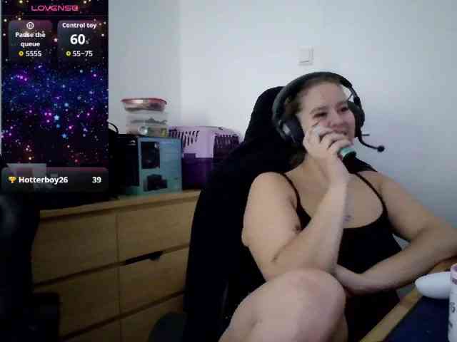 Mia-Lou05 webcam