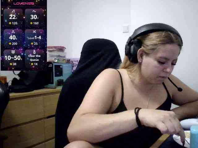 Model: Mia-Lou05