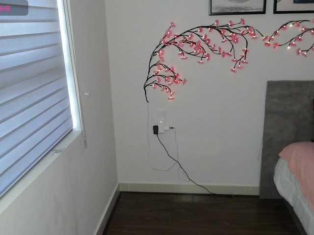 Coraline-bush live webcam show
