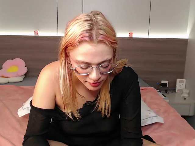 Coraline-bush live cam on BongaCams