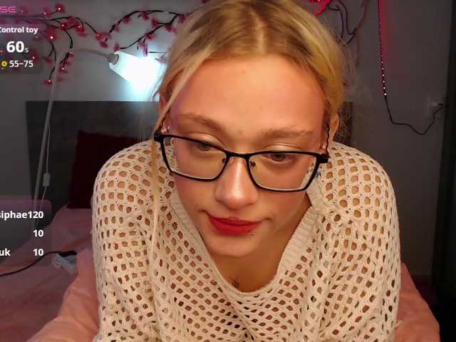Coraline-bush live cam on BongaCams