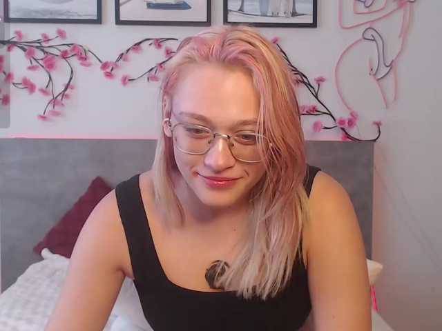 Coraline-bush live cam on BongaCams