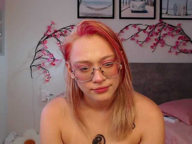Coraline-bush live cam on BongaCams