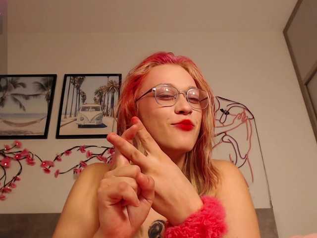 Coraline-bush live cam on BongaCams
