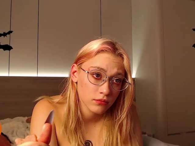Coraline-bush live cam on BongaCams