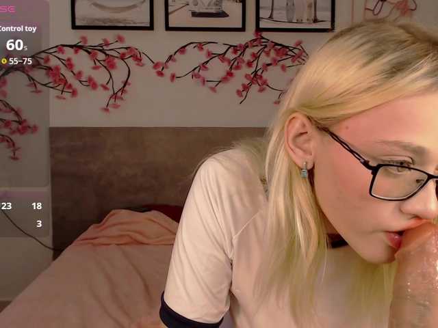 Coraline-bush live cam on BongaCams