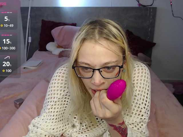 Coraline-bush live cam on BongaCams