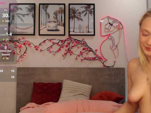 Coraline-bush live cam on BongaCams