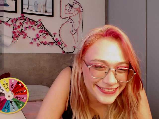 Coraline-bush live cam on BongaCams