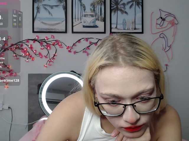 Coraline-bush live cam on BongaCams