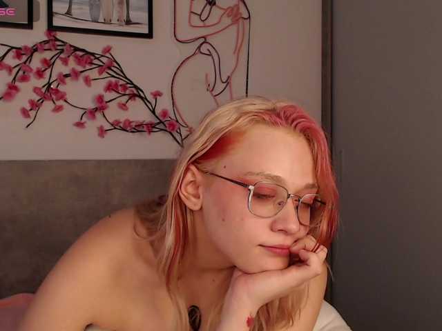 Coraline-bush live cam on BongaCams