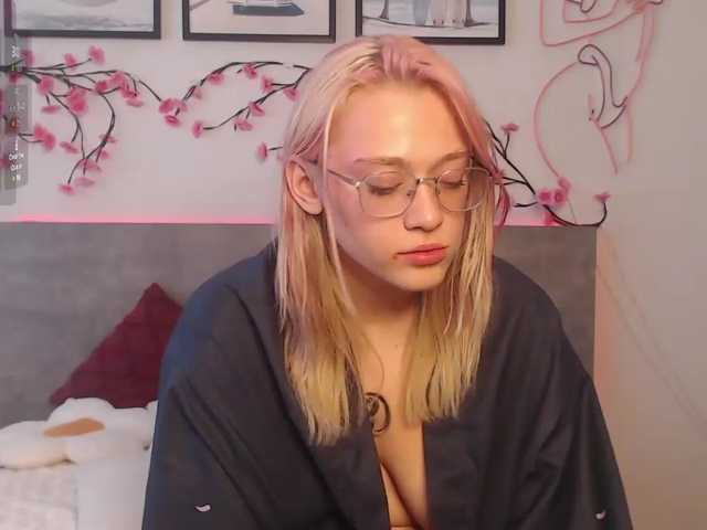 Coraline-bush live cam