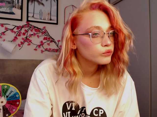 Coraline-bush live cam on BongaCams