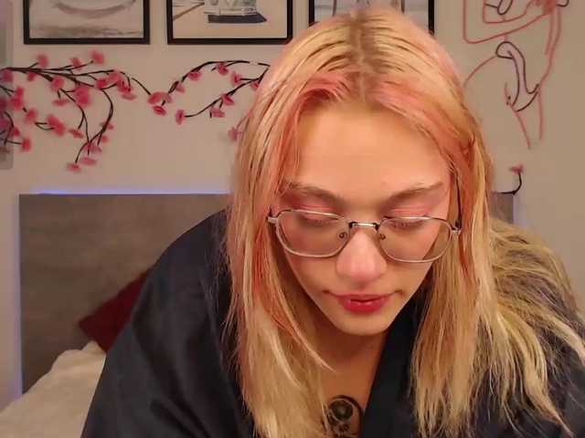 Coraline-bush live cam on BongaCams