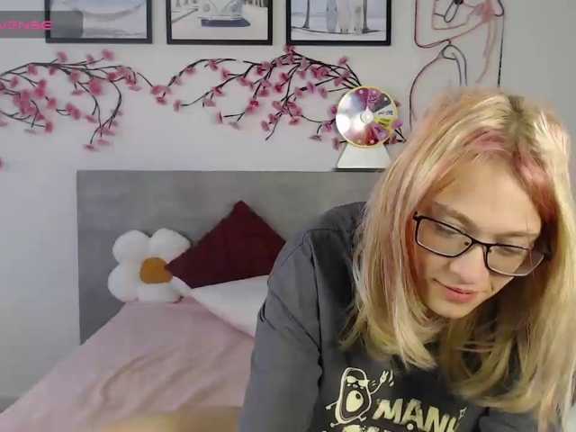 Coraline-bush live cam on BongaCams
