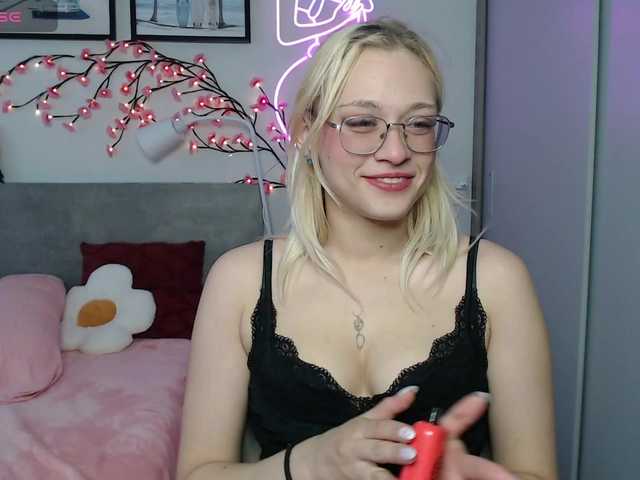Coraline-bush live cam on BongaCams
