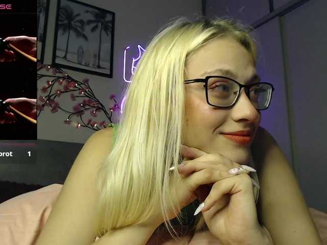 Coraline-bush live cam on BongaCams
