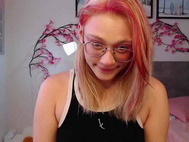 Coraline-bush live cam on BongaCams