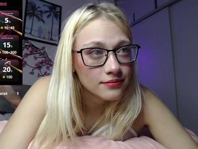 Coraline-bush live cam on BongaCams