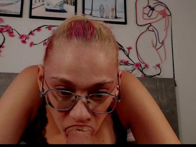 Coraline-bush live cam on BongaCams