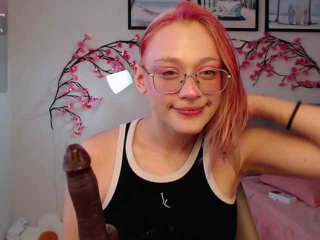 Coraline-bush live cam on BongaCams
