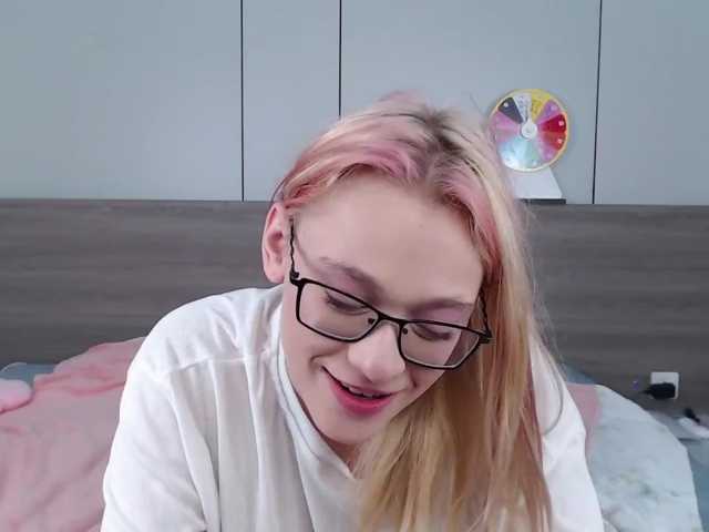 Coraline-bush live cam on BongaCams