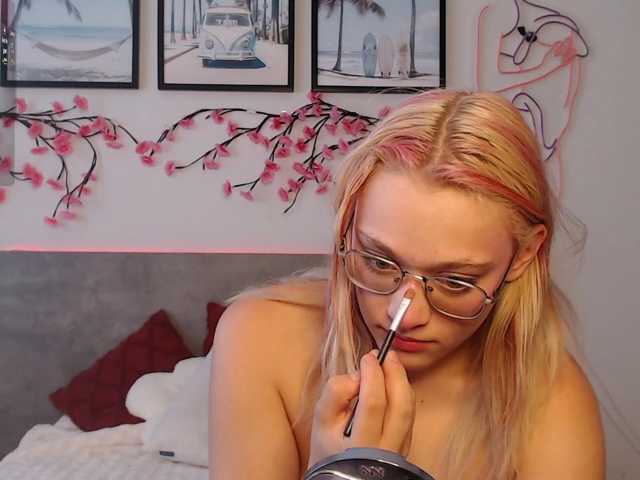 Coraline-bush live cam on BongaCams