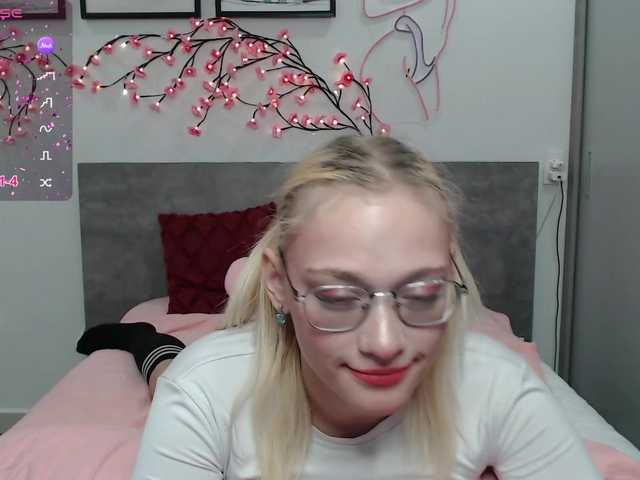 Coraline-bush live cam on BongaCams