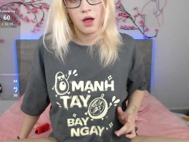 Coraline-bush live cam on BongaCams