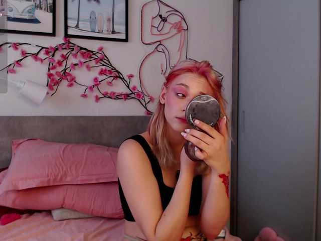 Coraline-bush live cam on BongaCams