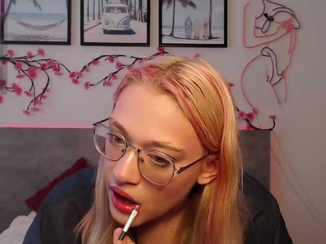 Coraline-bush live cam on BongaCams